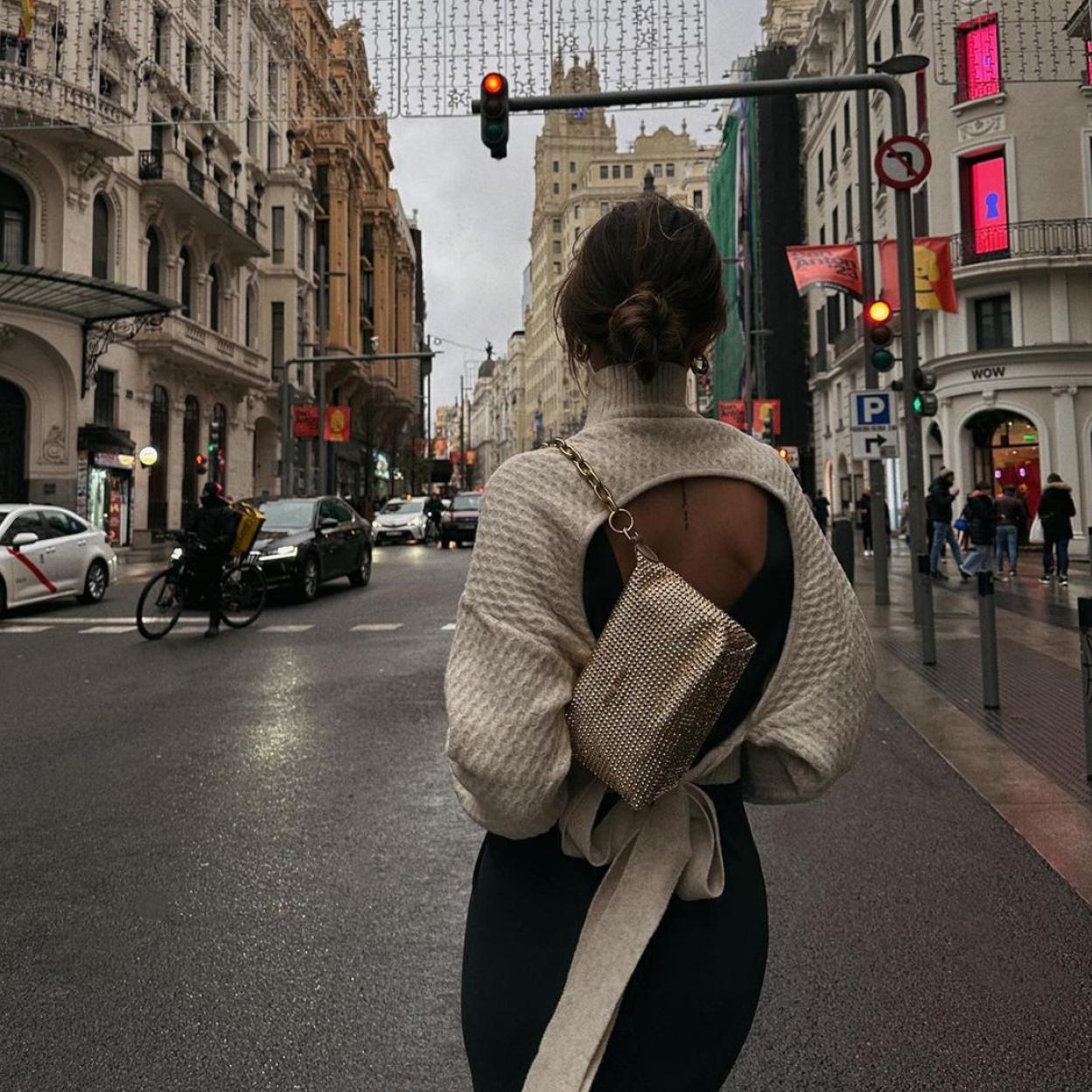 Este es el jersey de Zara que llevan las famosas como Mery Turiel.