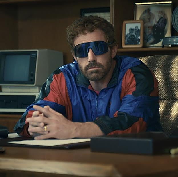 Ben Affleck dirige Air y también interpreta a Phil Knight, uno de los fundadores de Nike. 