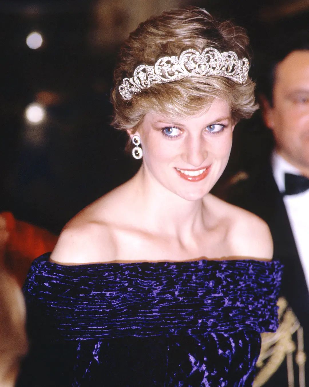 Imagen - Diana de Gales con vestido lila. Foto: @diana_de_gales 