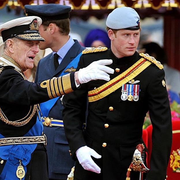 El príncipe Harry vivió uno de los momentos más difíciles de su vida cuando dejó su carrera militar, en 2015. 