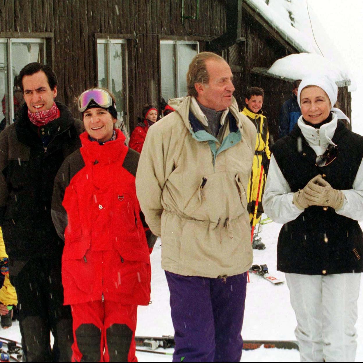 Jaime de Marichalar, la infanta Elena, Juan Carlos I y la reina Soffía en Baqueira.