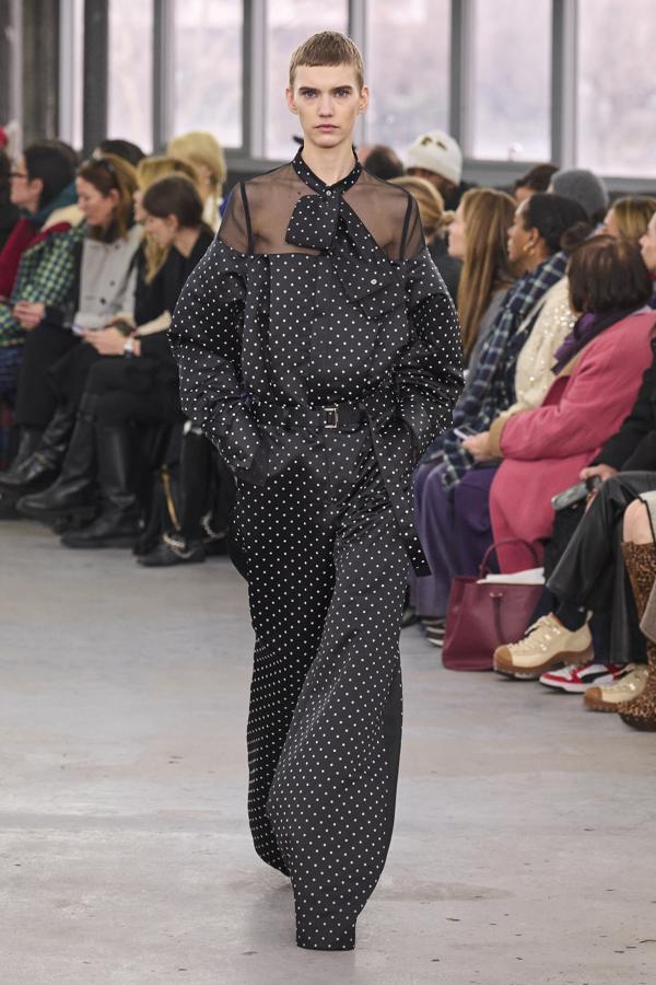 Una colección sencilla que es perfecta como inspiración de cara a la próxima temporada invernal, sobre todo por la versatilidad en sus prendas. 