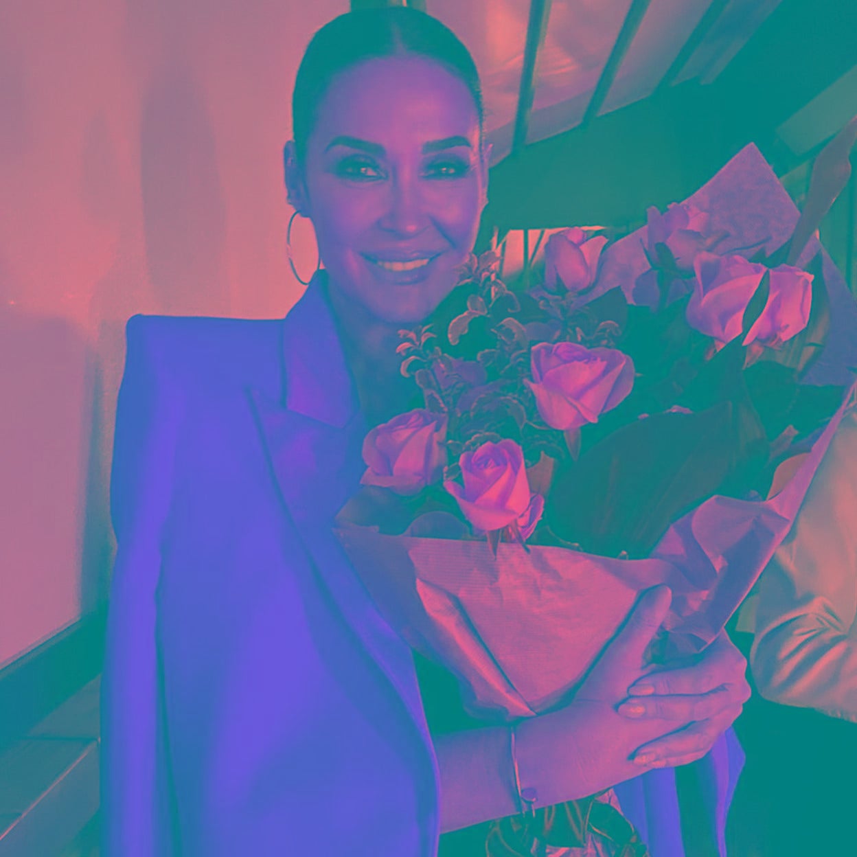 Vicky Martín Berrocal celebra su 50 cumpleaños con un libro que será superventas y flores. 