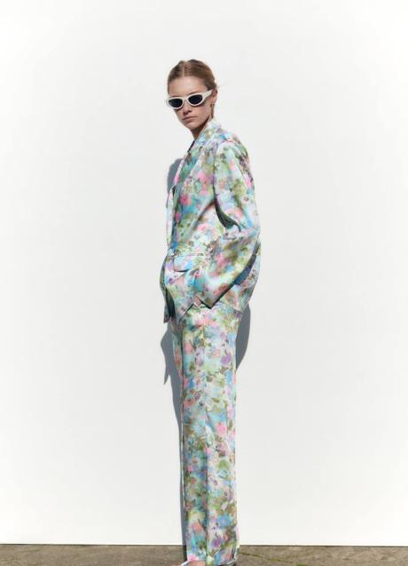 Imagen - Traje con floral print de Zara