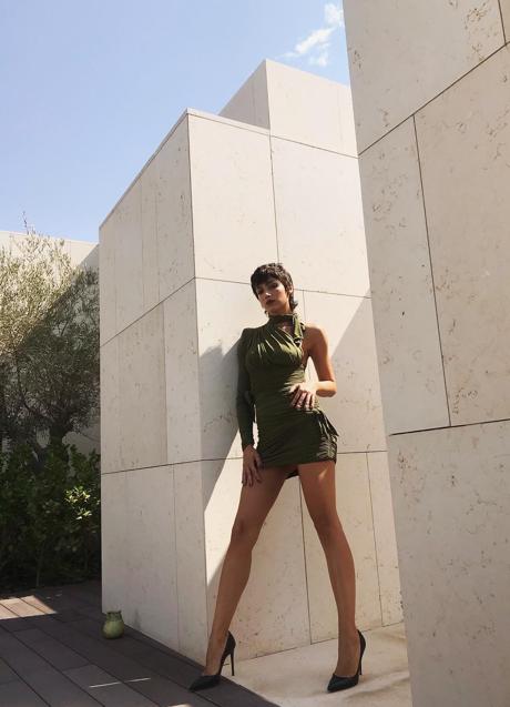 Imagen - Úrsula Corberó con vestido verde/@URSULOLITA