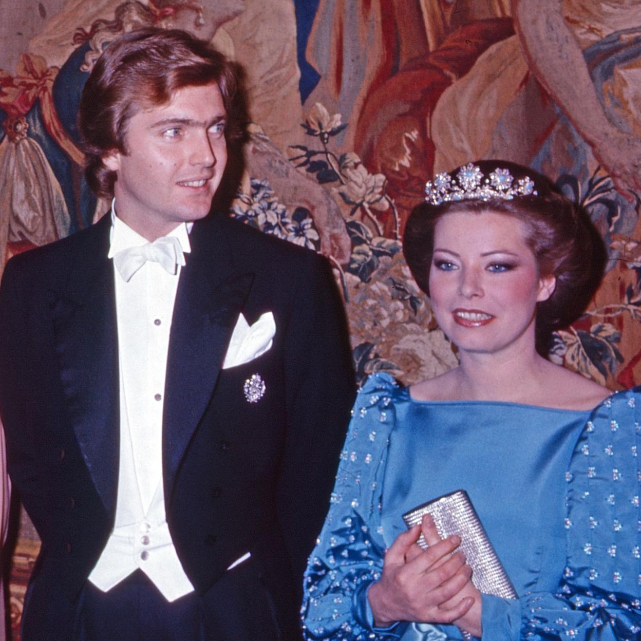 María Antonieta Fürstenberg con la tiara de turquesas.