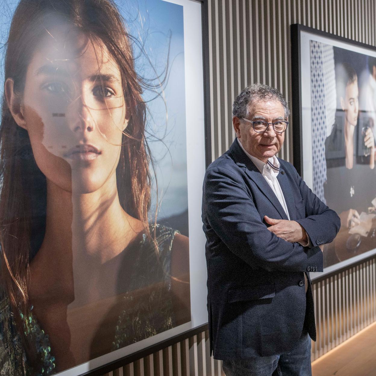 Roberto Verino en la exposición 40+1 de Madrid. 