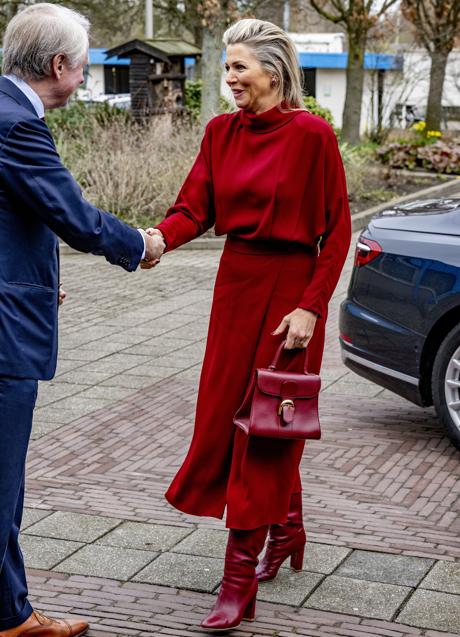 Imagen - La reina Máxima de Holanda con un total look rojo. / GTRES