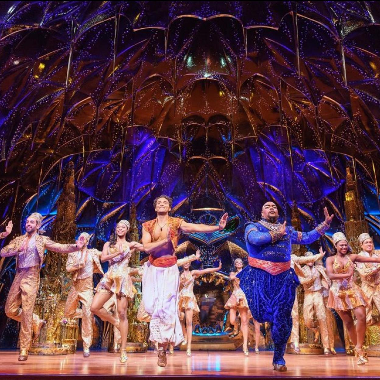 Momento de una función de la producción de Aladdín en Londres.