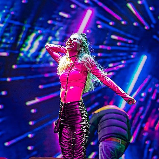 The Rythm of the Night. 