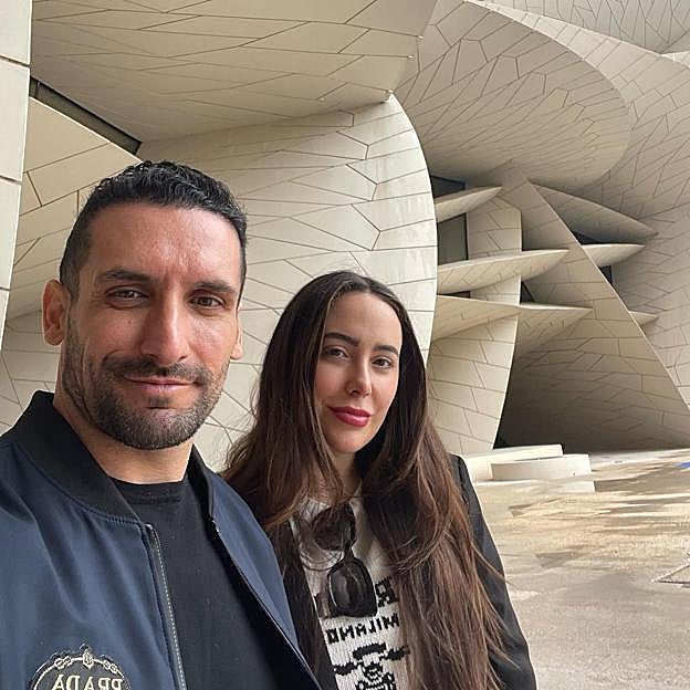 Ivana Rodríguez junto a su pareja, el escultor Carlos García. 