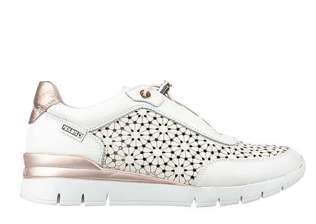 Las zapatillas de Pikolinos de Eva González.