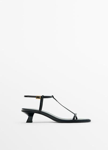 Imagen - Sandalias negras de Massimo Dutti (89,95 euros)