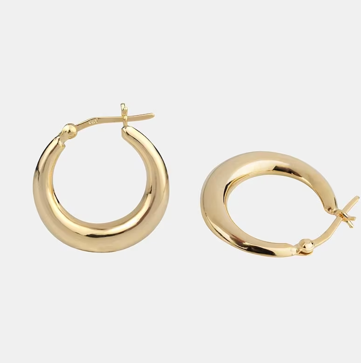 Imagen secundaria 1 - Las sandalias y el top de Sfera y los pendeintes de Vidal & Vidal.