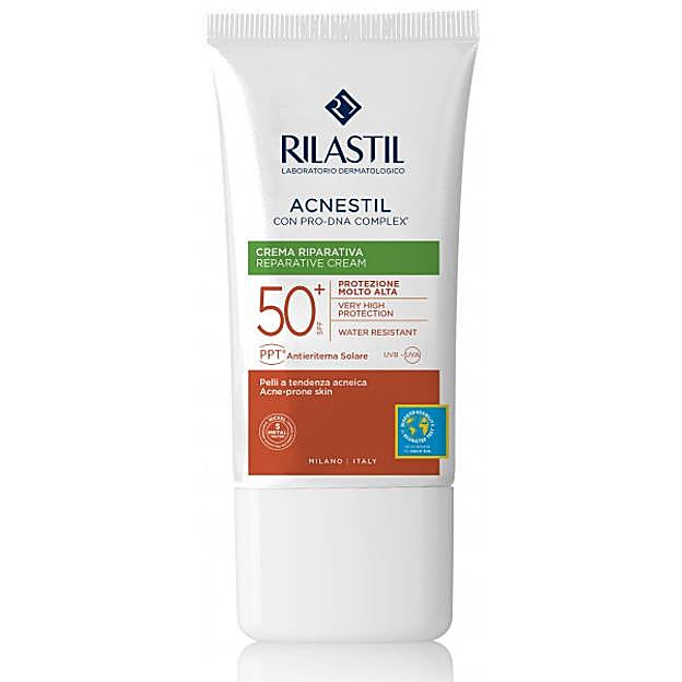 Sun System Acnestil Crema Facial Protectora Piel Acneica de Rilastil.
