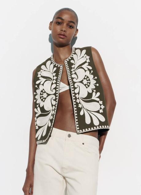 Imagen - Chaleco khaki con bordados a contraste de Zara
