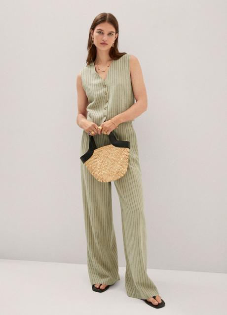 Imagen - Chaleco de raya diplomática Mango (29,99 euros)