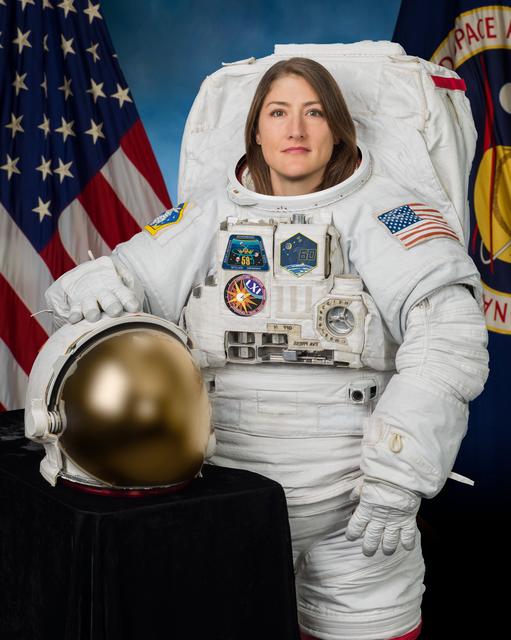 Retrato oficial de la NASA de Christina Koch. 