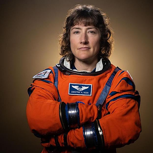 Quién es Christina Koch, la primera mujer que viajará a la luna: de vivir a -79ºC a un paseo espacial que hizo historia