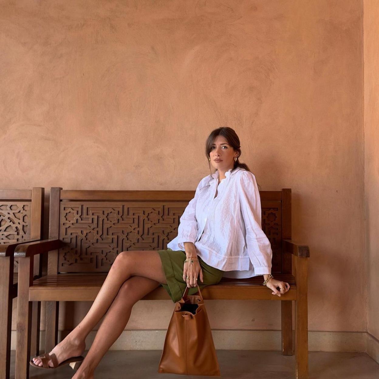 moda: Flechazo con esta camisa blanca de Mango Outlet que combina con todo