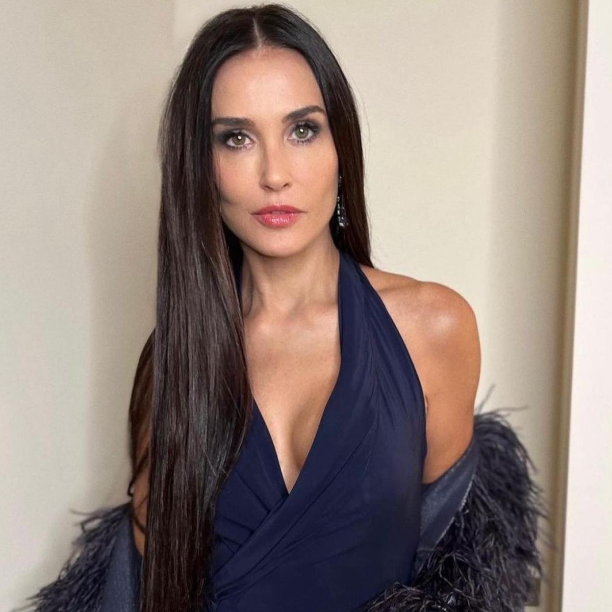 Demi Moore espectacular a los 60