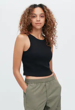 Imagen secundaria 2 - Así queda el top de Uniqlo.