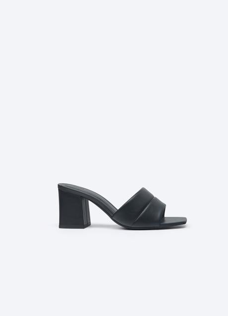 Imagen - Mules negros, 17,99€.