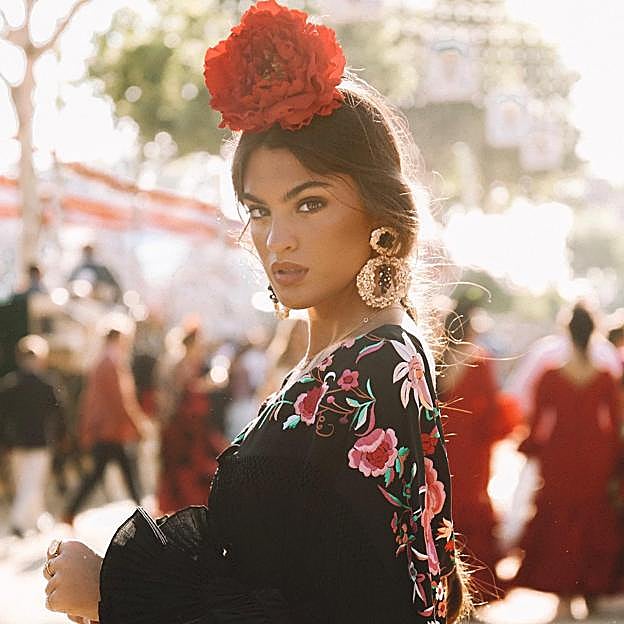 Si es la primera vez que vas a la Feria de Abril, estos consejos de expertas te dan las claves definitivas para ir perfecta para la ocasión