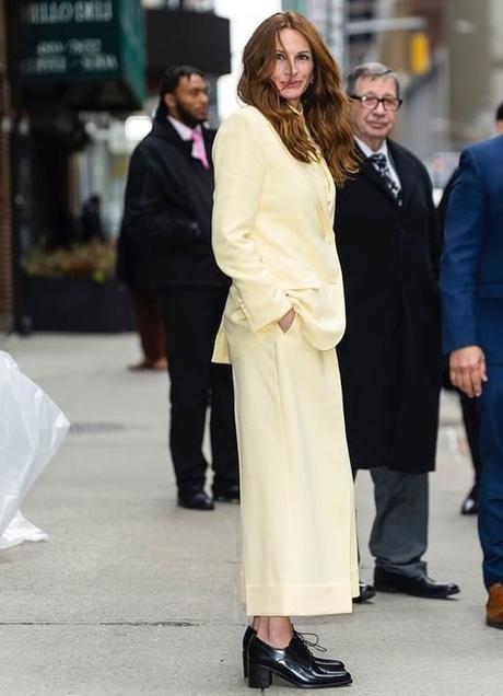 Imagen - Domingo: Amarillo pastel