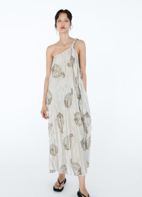 Imagen - Vestido estampado de Zara (29,99 euros)