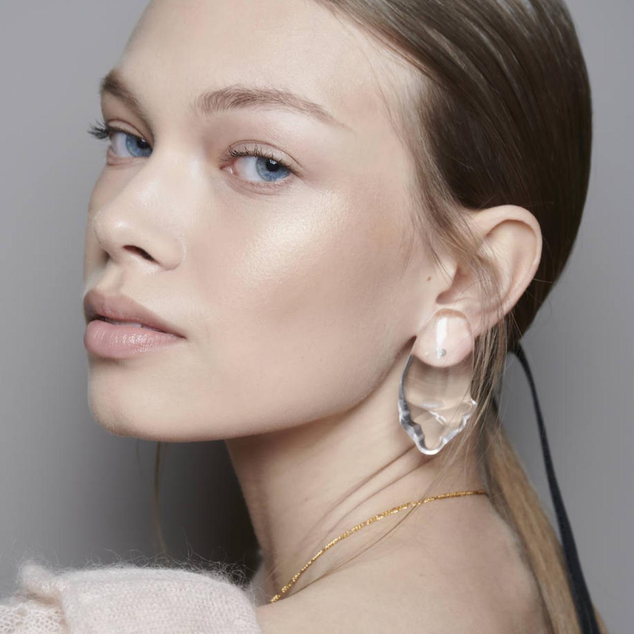 Modelo con piel radiante