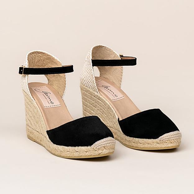 Imagen principal - Las alpargatas de Gaimo, Macarena y Toni Pons.