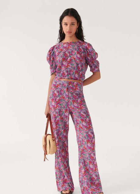 Imagen - Conjunto estampado de Ba&sh, pantalón, 215€, blusa,195€.
