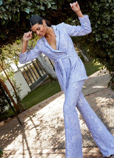 Imagen - Conjunto estampado de Lady Pipa, pantalón, 240€, blazer fluida c.p.v.