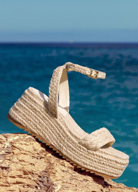 Imagen - Sandalias de esparto de Stradivarius (35,99 euros)