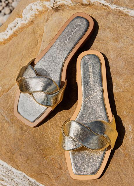 Imagen - Sandalias planas de Stradivarius (19,99 euros)