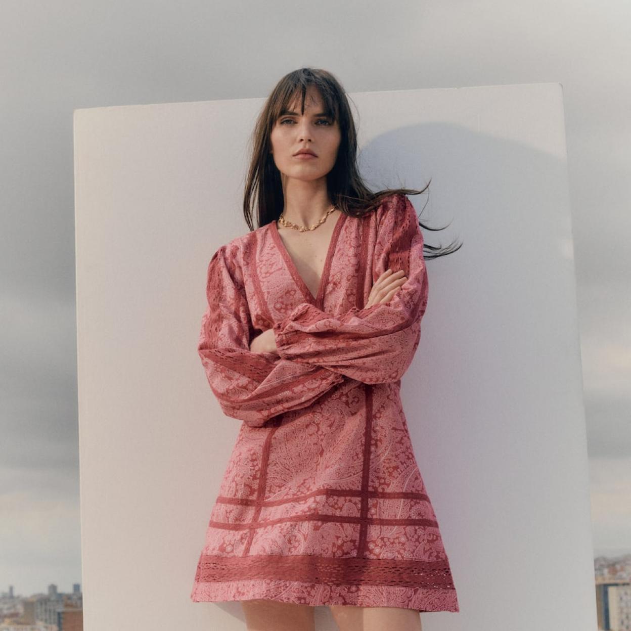 La nueva colección de Mango tiene los vestidos, camisas y zapatos más bonitos de la temporada. 