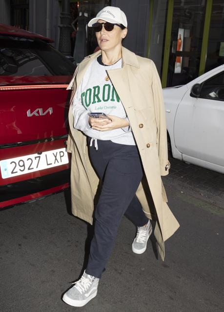 Imagen - Tamara Falcó con un chándal, gorra y gafas de sol. / GTRES