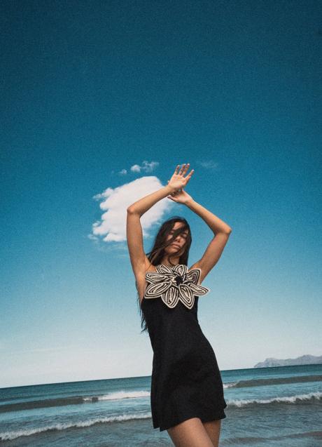 Imagen - Vestido negro de Zara (35,99 euros)