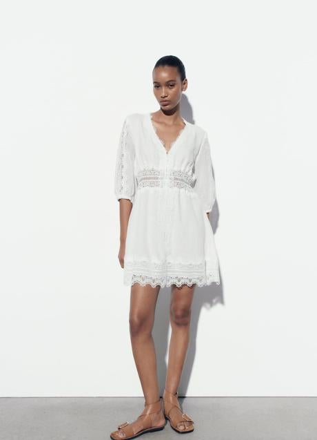Imagen - Vestido corto de crochet de Zara, 39,95€.