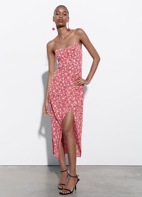Imagen - Vestido estampado con flores de Zara (29,99 euros)