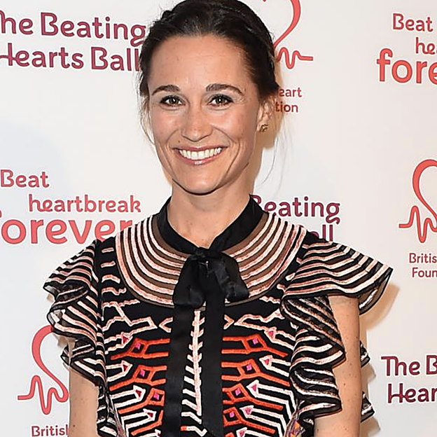 La hermana de Kate Middleton ha pasado de un pluriempleo en medios de comunicación y marcas, a disfrutar de una tranquila vida de ama de casa de lujo gracias a una fortuna bien invertida. 