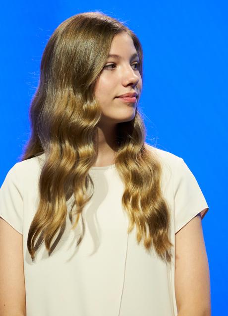 Imagen - La infanta Sofía de Borbón, en un precioso retrato con melena ondulada. Foto: Limited Pictures.