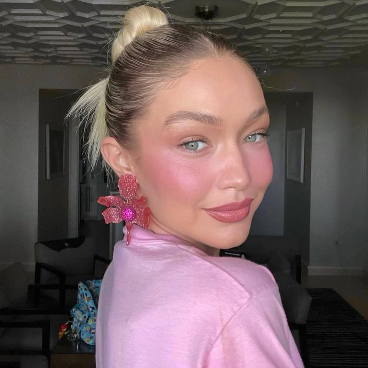 La modelo Gigi Hadid presume de un efecto buena cara
