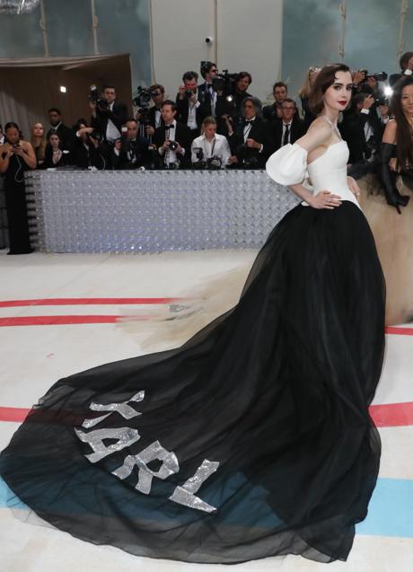 Imagen - Lily Collins en la Met Gala. / GTRES