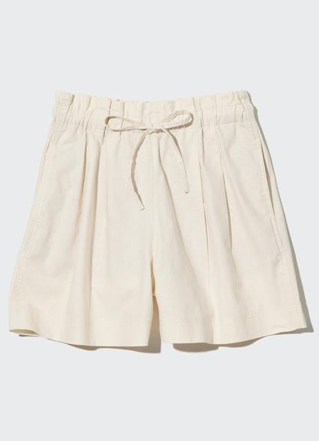 Imagen - Bermudas fluidas en color crudo de Uniqlo. Foto: Uniqlo.
