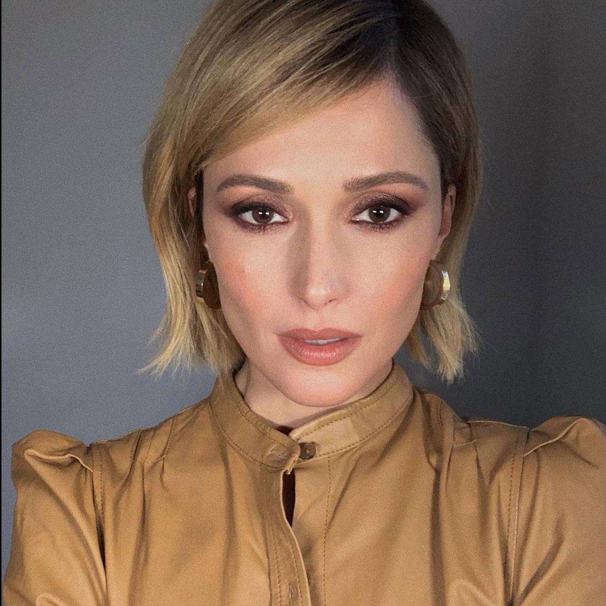 Rose Byrne con piel firme