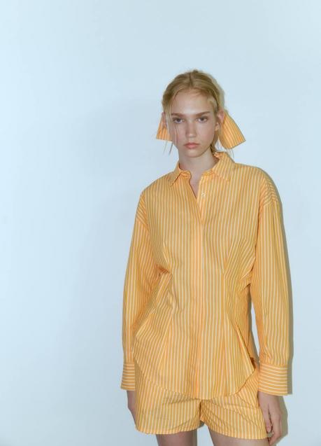 Imagen - Total look con estampado de rayas amarillo