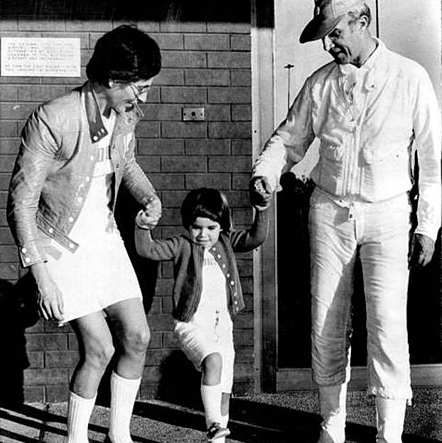 Courrèges con su esposa, Cocqueline, y su hija.