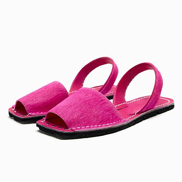 Las abarcas rosas de Zara y Ría Menorca.